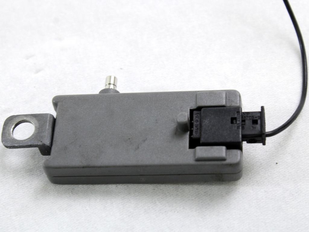 OJACEVALEC / ANTENA OEM N. 7L6035577P ORIGINAL REZERVNI DEL VOLKSWAGEN TOUAREG 7LA 7L6 7L7 MK1 (2002 - 2007)DIESEL LETNIK 2004