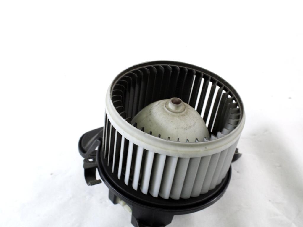 VENTILATOR  KABINE  OEM N. 77364956 ORIGINAL REZERVNI DEL FIAT PUNTO EVO 199 (2009 - 2012)  BENZINA LETNIK 2011