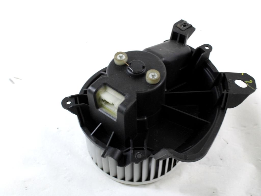 VENTILATOR  KABINE  OEM N. 77364956 ORIGINAL REZERVNI DEL FIAT PUNTO EVO 199 (2009 - 2012)  BENZINA LETNIK 2011