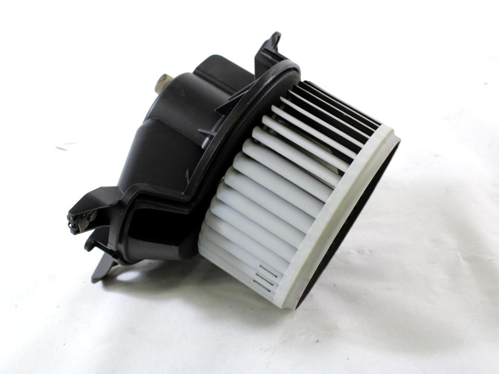 VENTILATOR  KABINE  OEM N. 77364956 ORIGINAL REZERVNI DEL FIAT PUNTO EVO 199 (2009 - 2012)  BENZINA LETNIK 2011