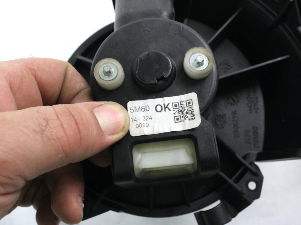 VENTILATOR  KABINE  OEM N. 77364956 ORIGINAL REZERVNI DEL FIAT PUNTO 199 MK3 (2011 - 2017)BENZINA/METANO LETNIK 2014