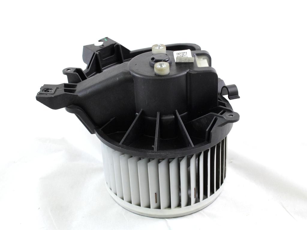 VENTILATOR  KABINE  OEM N. 77364956 ORIGINAL REZERVNI DEL FIAT PUNTO 199 MK3 (2011 - 2017)BENZINA/METANO LETNIK 2014