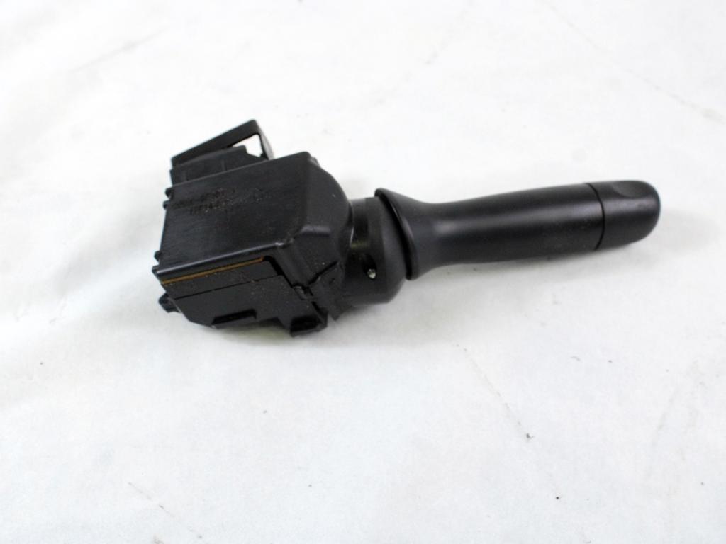 OBVOLANSKO STIKALO OEM N. 846520D030 ORIGINAL REZERVNI DEL TOYOTA YARIS P9 MK2 (01/2006 - 2009) BENZINA LETNIK 2008