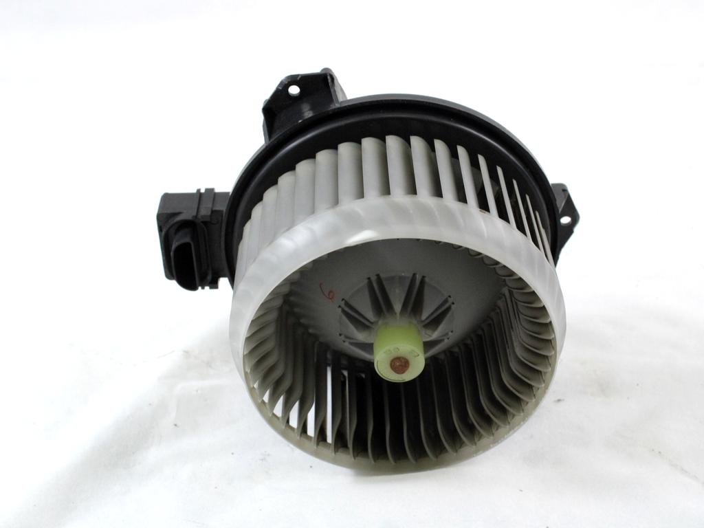 VENTILATOR  KABINE  OEM N. AV272700-0311 ORIGINAL REZERVNI DEL TOYOTA YARIS P9 MK2 (01/2006 - 2009) BENZINA LETNIK 2008