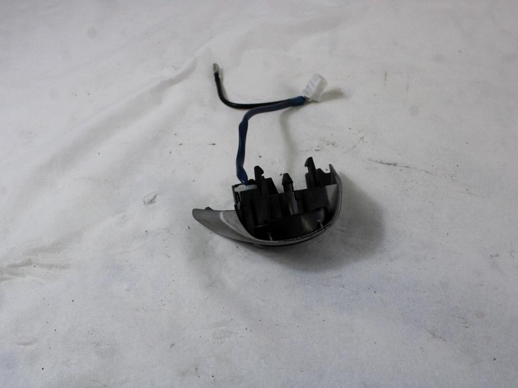 MULTIFUNKCIJSKI VOLAN OEM N. 8424752060B0 ORIGINAL REZERVNI DEL TOYOTA YARIS P9 MK2 (01/2006 - 2009) BENZINA LETNIK 2008