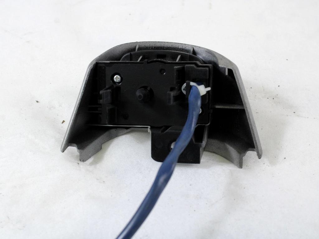 MULTIFUNKCIJSKI VOLAN OEM N. 8424752060B0 ORIGINAL REZERVNI DEL TOYOTA YARIS P9 MK2 (01/2006 - 2009) BENZINA LETNIK 2008