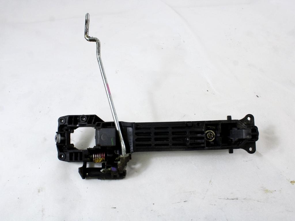 ZUNANJA KLJUKA SPREDNJA DESNA VRATA OEM N. 692110D901 ORIGINAL REZERVNI DEL TOYOTA YARIS P9 MK2 (01/2006 - 2009) BENZINA LETNIK 2008