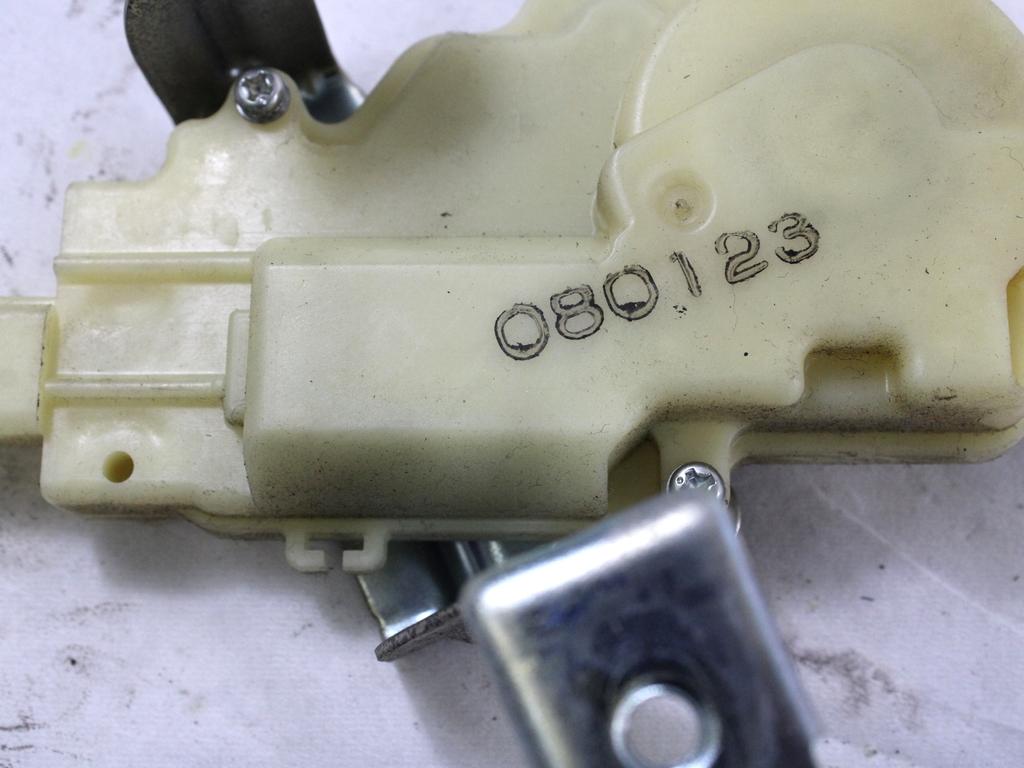 ZAKLEPANJE PRTLJA?NIH VRAT  OEM N. 691500D030 ORIGINAL REZERVNI DEL TOYOTA YARIS P9 MK2 (01/2006 - 2009) BENZINA LETNIK 2008