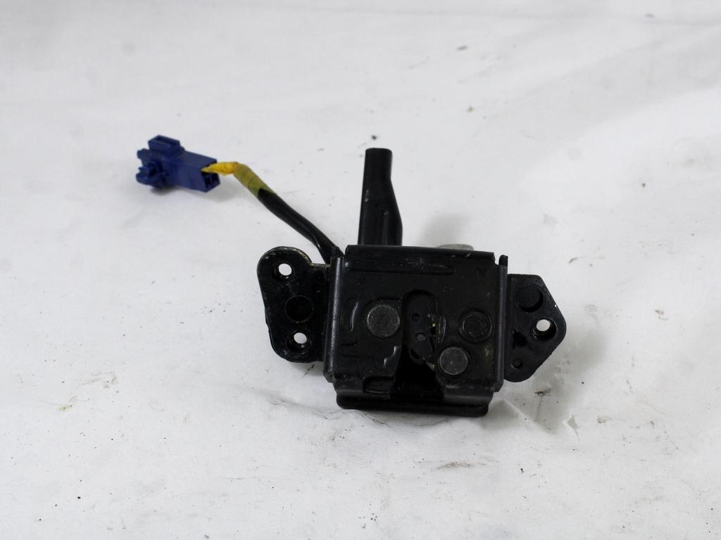 ZAKLEPANJE PRTLJA?NIH VRAT  OEM N. 693500D041 ORIGINAL REZERVNI DEL TOYOTA YARIS P9 MK2 (01/2006 - 2009) BENZINA LETNIK 2008