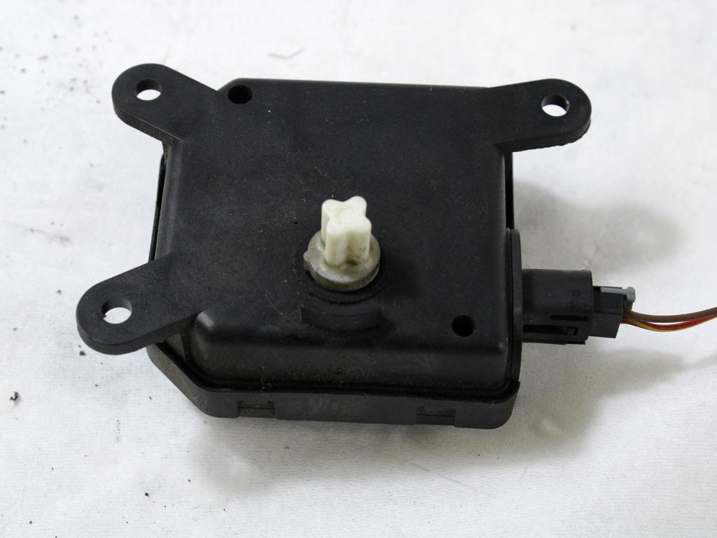 MOTORCEK OGREVANJA OEM N. 52497183 ORIGINAL REZERVNI DEL OPEL ASTRA H A04 L48,L08,L35,L67 5P/3P/SW (2004 - 2007) DIESEL LETNIK 2005