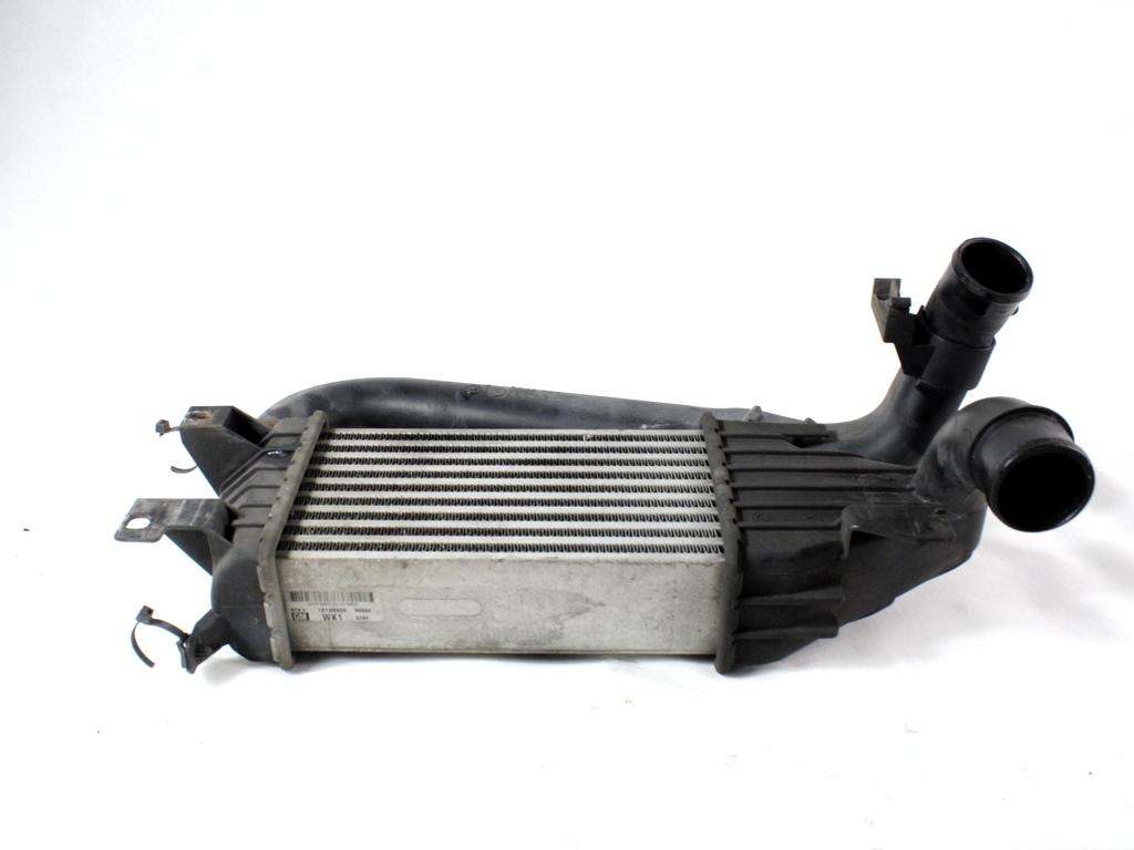 HLADILNIK INTERCOOLER OEM N. 13128926 ORIGINAL REZERVNI DEL OPEL ASTRA H A04 L48,L08,L35,L67 5P/3P/SW (2004 - 2007) DIESEL LETNIK 2005