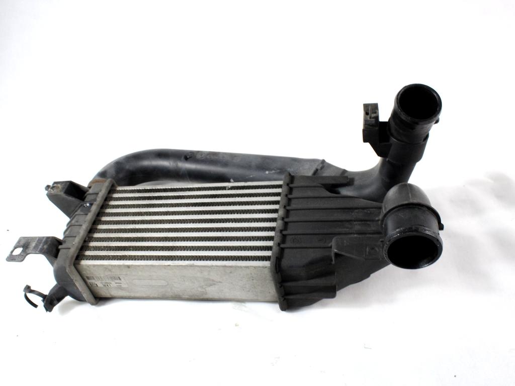 HLADILNIK INTERCOOLER OEM N. 13128926 ORIGINAL REZERVNI DEL OPEL ASTRA H A04 L48,L08,L35,L67 5P/3P/SW (2004 - 2007) DIESEL LETNIK 2005