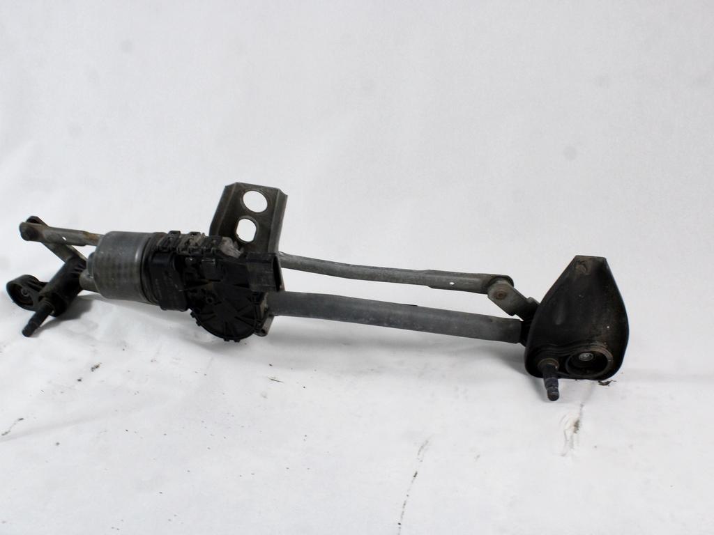 MOTORCEK PREDNJIH BRISALCEV OEM N. 13111211 ORIGINAL REZERVNI DEL OPEL ASTRA H A04 L48,L08,L35,L67 5P/3P/SW (2004 - 2007) DIESEL LETNIK 2005