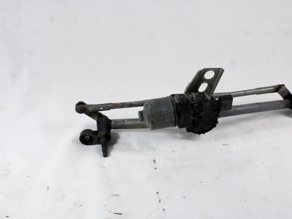 MOTORCEK PREDNJIH BRISALCEV OEM N. 13111211 ORIGINAL REZERVNI DEL OPEL ASTRA H A04 L48,L08,L35,L67 5P/3P/SW (2004 - 2007) DIESEL LETNIK 2005