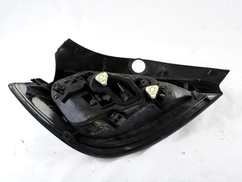 ZADNJI DESNI ZAROMETI OEM N. 93190305 ORIGINAL REZERVNI DEL OPEL ASTRA H A04 L48,L08,L35,L67 5P/3P/SW (2004 - 2007) DIESEL LETNIK 2005