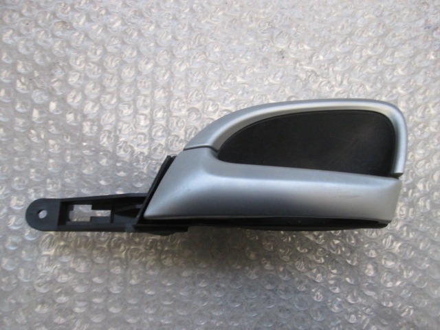 NOTRANJA KLJUKA  OEM N. 95555511300 ORIGINAL REZERVNI DEL PORSCHE CAYENNE 9PA MK1 (2003 -2008) BENZINA LETNIK 2004