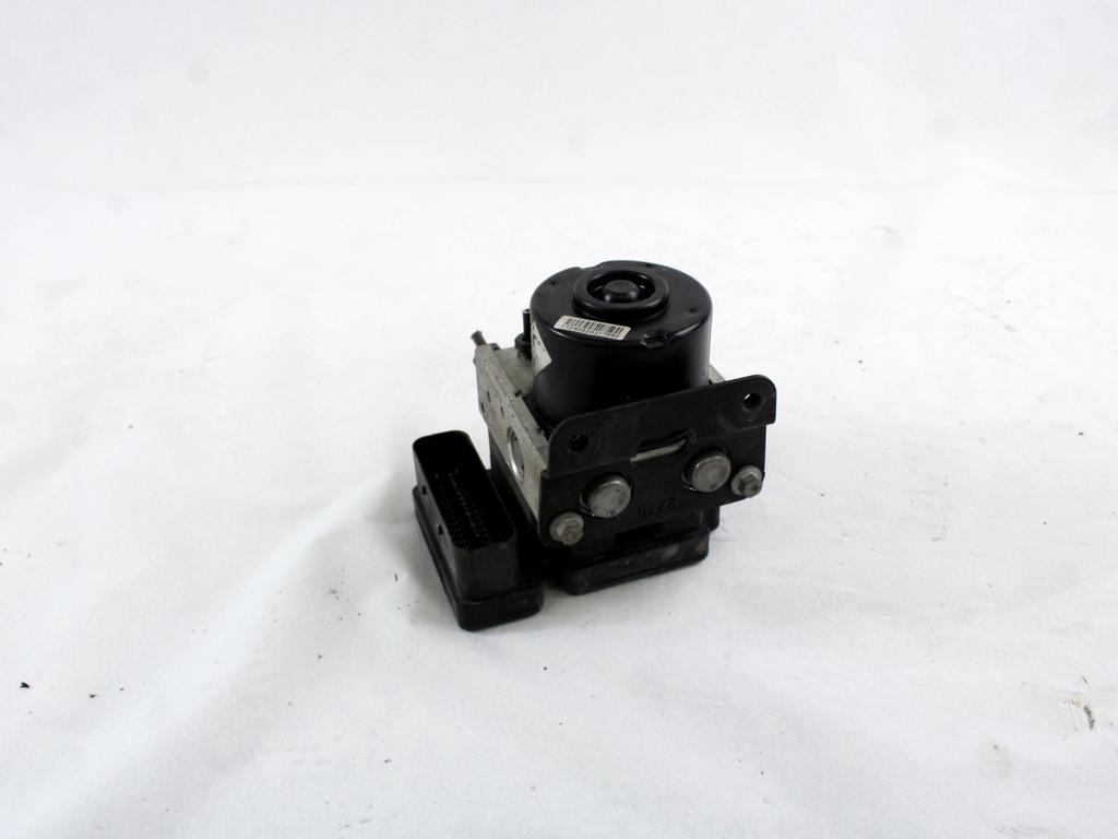 ABS AGREGAT S PUMPO OEM N. 8V512M110AD ORIGINAL REZERVNI DEL FORD FIESTA CB1 CNN MK6 (09/2008 - 11/2012) DIESEL LETNIK 2008