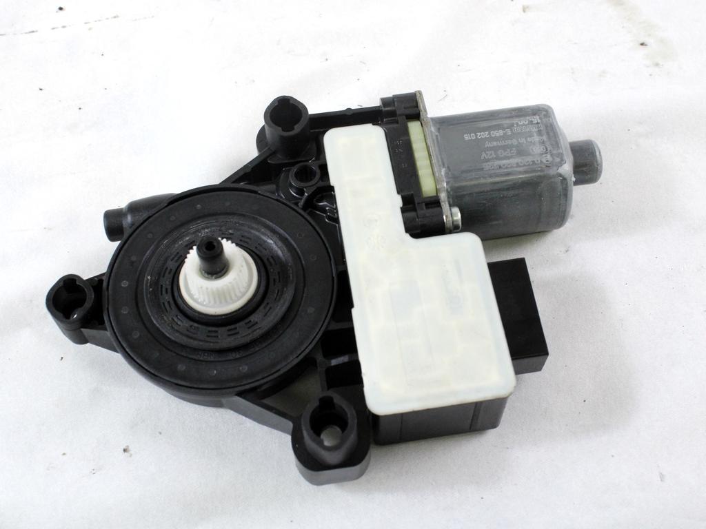 MOTORCEK ELEKTRICNEGA POMIKA ZADNJEGA STEKLA  OEM N. 106544 MOTORINO ALZACRISTALLO PORTA POSTERIORE ORIGINAL REZERVNI DEL SKODA OCTAVIA MK3 5E3 NL3 NR3 (2012 - 2017)BENZINA/METANO LETNIK 2015