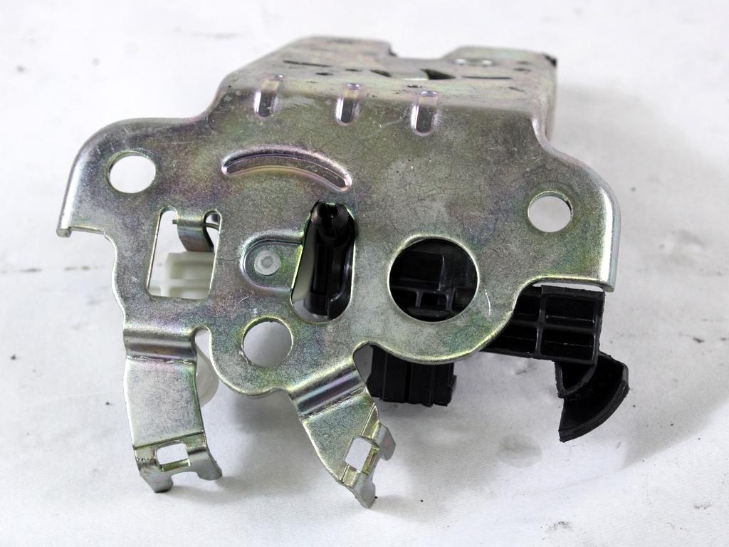 ZAKLEPANJE PRTLJA?NIH VRAT  OEM N. 5E0827505A ORIGINAL REZERVNI DEL SKODA OCTAVIA MK3 5E3 NL3 NR3 (2012 - 2017)BENZINA/METANO LETNIK 2015