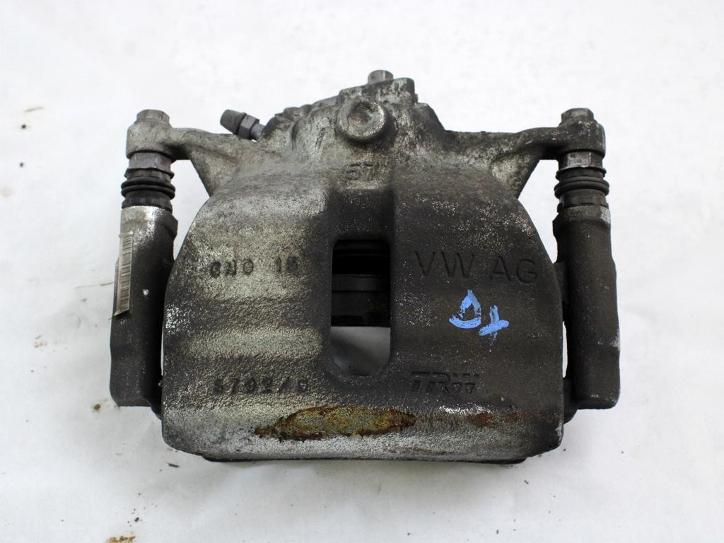 SPREDNJE DESNE ZAVORNE CELJUSTI  OEM N. 8V0615124 ORIGINAL REZERVNI DEL SKODA OCTAVIA MK3 5E3 NL3 NR3 (2012 - 2017)BENZINA/METANO LETNIK 2015