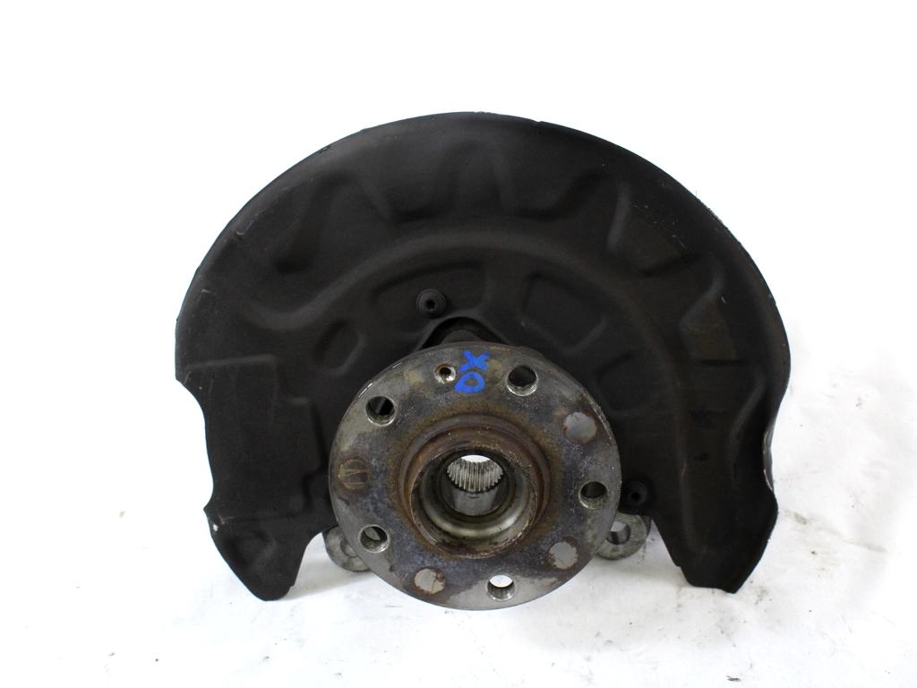 VRTLJIVI LEZAJ DESNO / PESTO KOLESA Z LEZAJEM SPREDAJ OEM N. 5Q0407256Q ORIGINAL REZERVNI DEL SKODA OCTAVIA MK3 5E3 NL3 NR3 (2012 - 2017)BENZINA/METANO LETNIK 2015