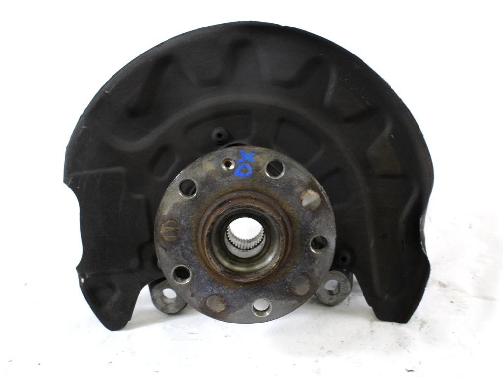 VRTLJIVI LEZAJ DESNO / PESTO KOLESA Z LEZAJEM SPREDAJ OEM N. 5Q0407256Q ORIGINAL REZERVNI DEL SKODA OCTAVIA MK3 5E3 NL3 NR3 (2012 - 2017)BENZINA/METANO LETNIK 2015