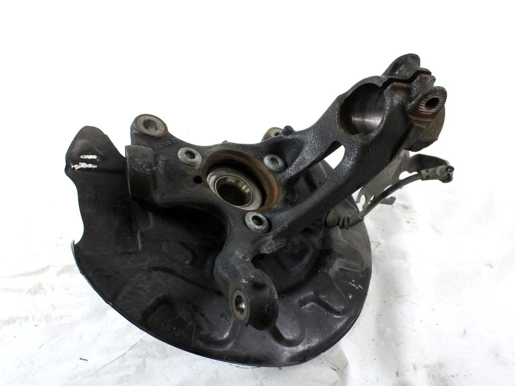 VRTLJIVI LEZAJ DESNO / PESTO KOLESA Z LEZAJEM SPREDAJ OEM N. 5Q0407256Q ORIGINAL REZERVNI DEL SKODA OCTAVIA MK3 5E3 NL3 NR3 (2012 - 2017)BENZINA/METANO LETNIK 2015