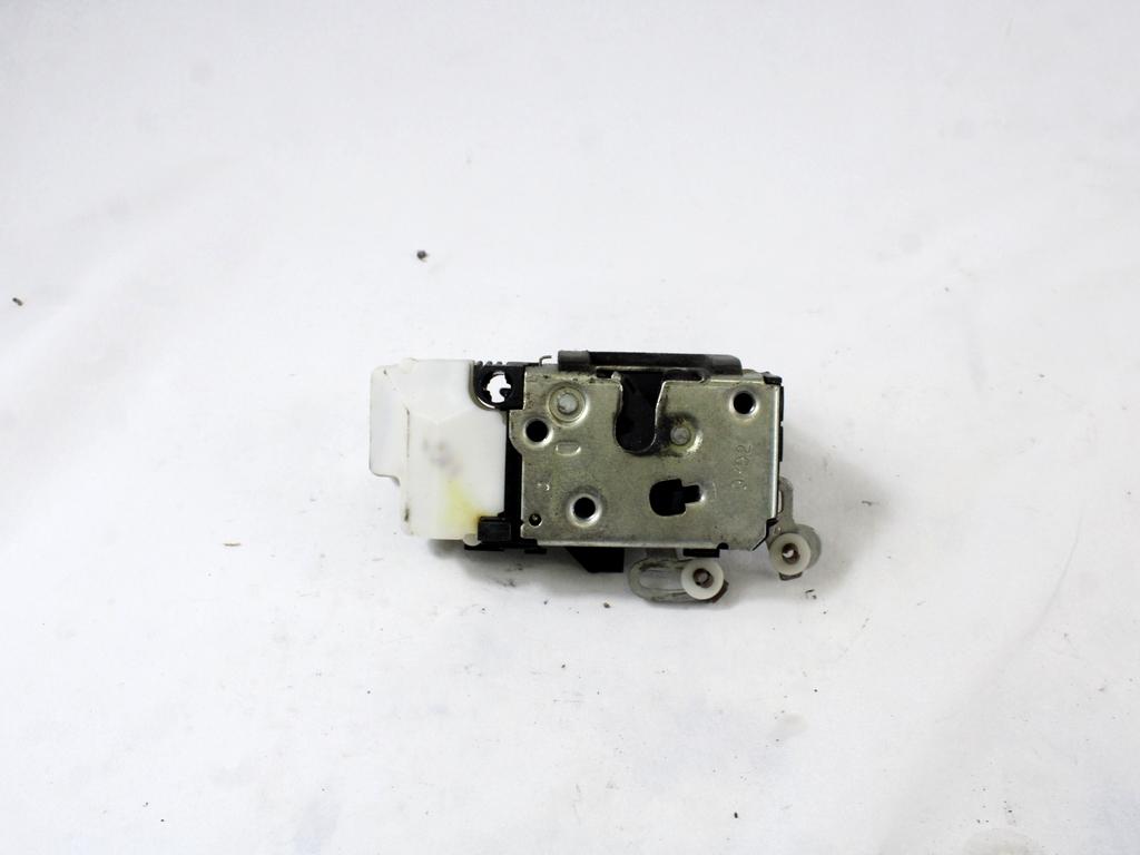 CENTRALNI ZAKLEP SPREDNJIH VRAT  OEM N. 46800415 ORIGINAL REZERVNI DEL ALFA ROMEO 147 937 (2001 - 2005)DIESEL LETNIK 2003