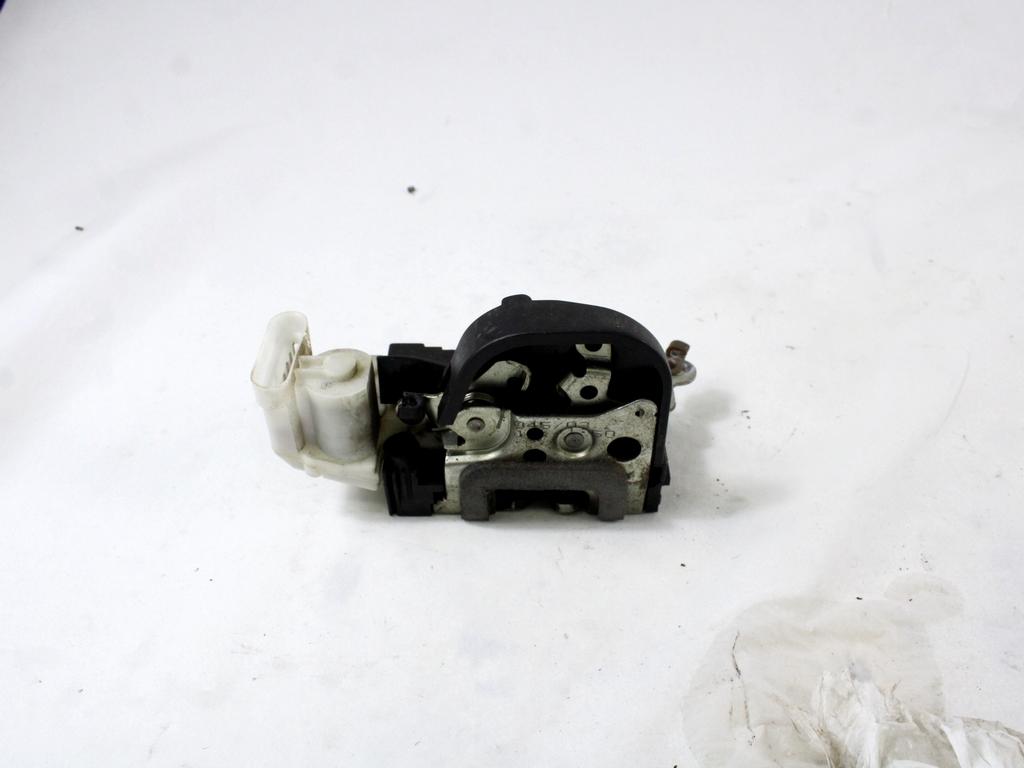 CENTRALNI ZAKLEP SPREDNJIH VRAT  OEM N. 46800415 ORIGINAL REZERVNI DEL ALFA ROMEO 147 937 (2001 - 2005)DIESEL LETNIK 2003