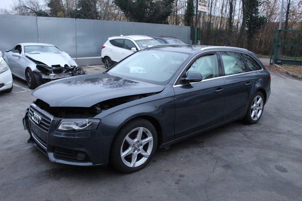 AUDI A4 B8 SW 2.0 D 105KW 6M 5P (2009) RICAMBI IN MAGAZZINO