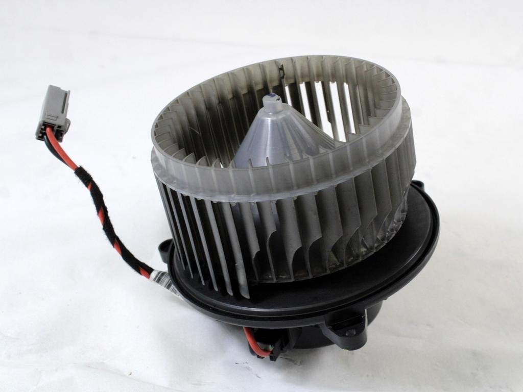 VENTILATOR  KABINE  OEM N. 52427102 ORIGINAL REZERVNI DEL CHEVROLET CRUZE J300 J305 (2009 - 2019) BENZINA/GPL LETNIK 2011