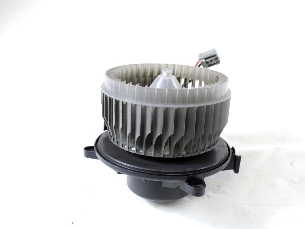 VENTILATOR  KABINE  OEM N. 52427102 ORIGINAL REZERVNI DEL CHEVROLET CRUZE J300 J305 (2009 - 2019) BENZINA/GPL LETNIK 2011