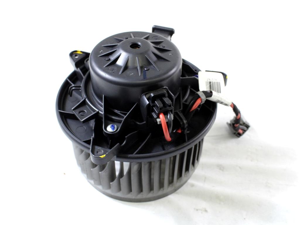 VENTILATOR  KABINE  OEM N. 52427102 ORIGINAL REZERVNI DEL CHEVROLET CRUZE J300 J305 (2009 - 2019) BENZINA/GPL LETNIK 2011