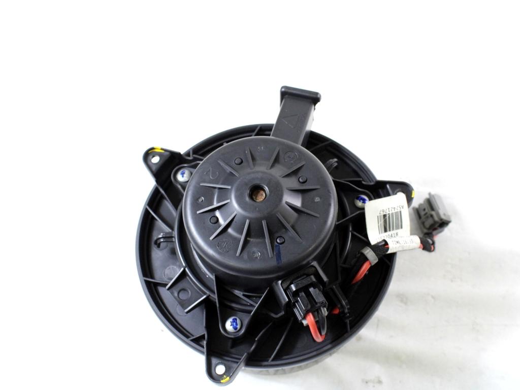 VENTILATOR  KABINE  OEM N. 52427102 ORIGINAL REZERVNI DEL CHEVROLET CRUZE J300 J305 (2009 - 2019) BENZINA/GPL LETNIK 2011