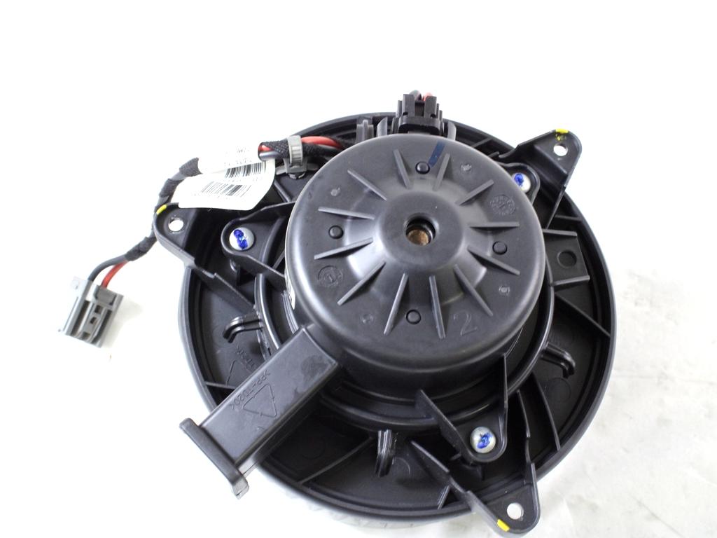 VENTILATOR  KABINE  OEM N. 52427102 ORIGINAL REZERVNI DEL CHEVROLET CRUZE J300 J305 (2009 - 2019) BENZINA/GPL LETNIK 2011