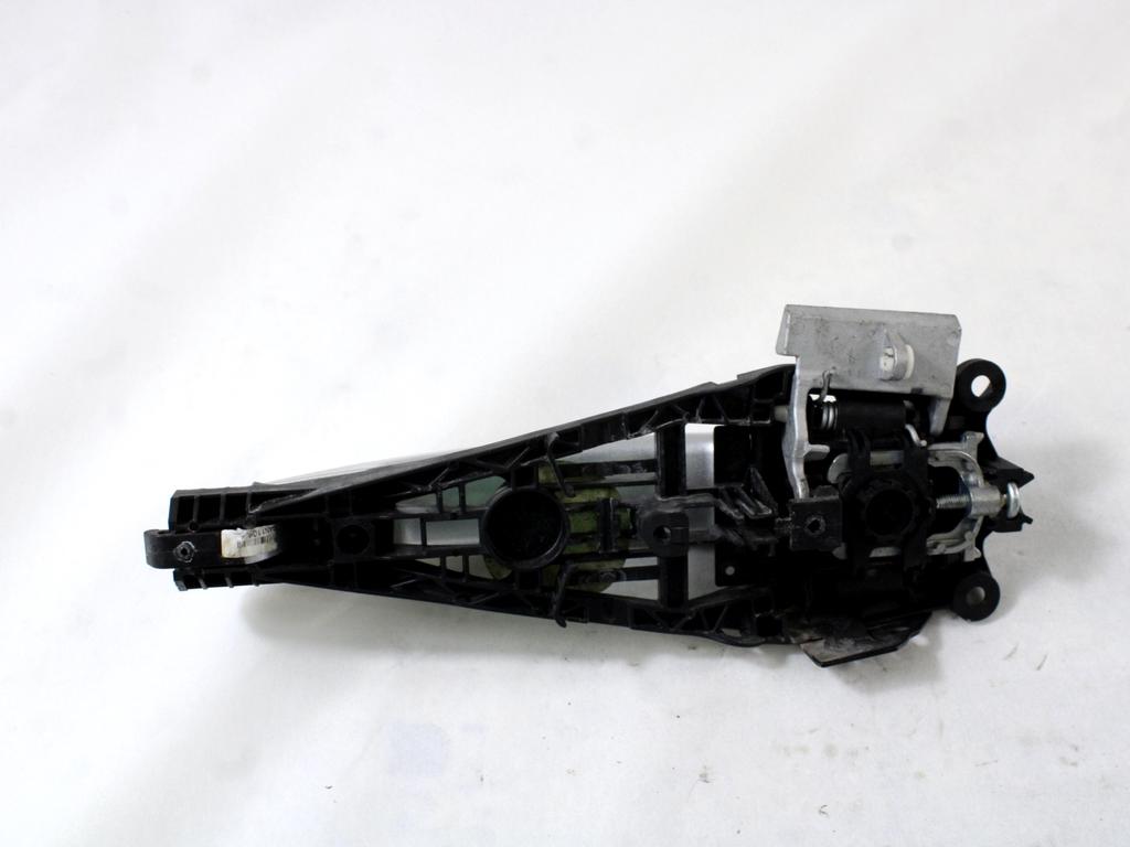 ZUNANJA KLJUKA ZADNJA DESNA VRATA OEM N. 25936893 ORIGINAL REZERVNI DEL CHEVROLET CRUZE J300 J305 (2009 - 2019) BENZINA/GPL LETNIK 2011