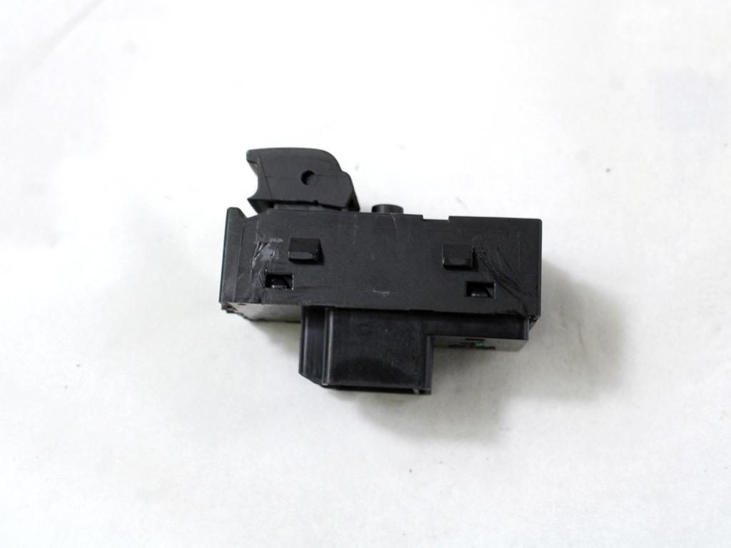 ZADNJE STIKALO OEM N. 20933566 ORIGINAL REZERVNI DEL CHEVROLET CRUZE J300 J305 (2009 - 2019) BENZINA/GPL LETNIK 2011