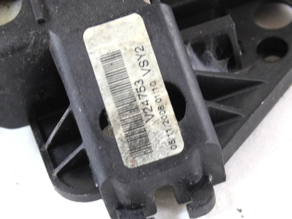 ZUNANJA KLJUKA SPREDNJA DESNA VRATA OEM N. 8T0837205AGRU ORIGINAL REZERVNI DEL AUDI A4 B8 8K2 BER/SW/CABRIO (2007 - 11/2015) DIESEL LETNIK 2009