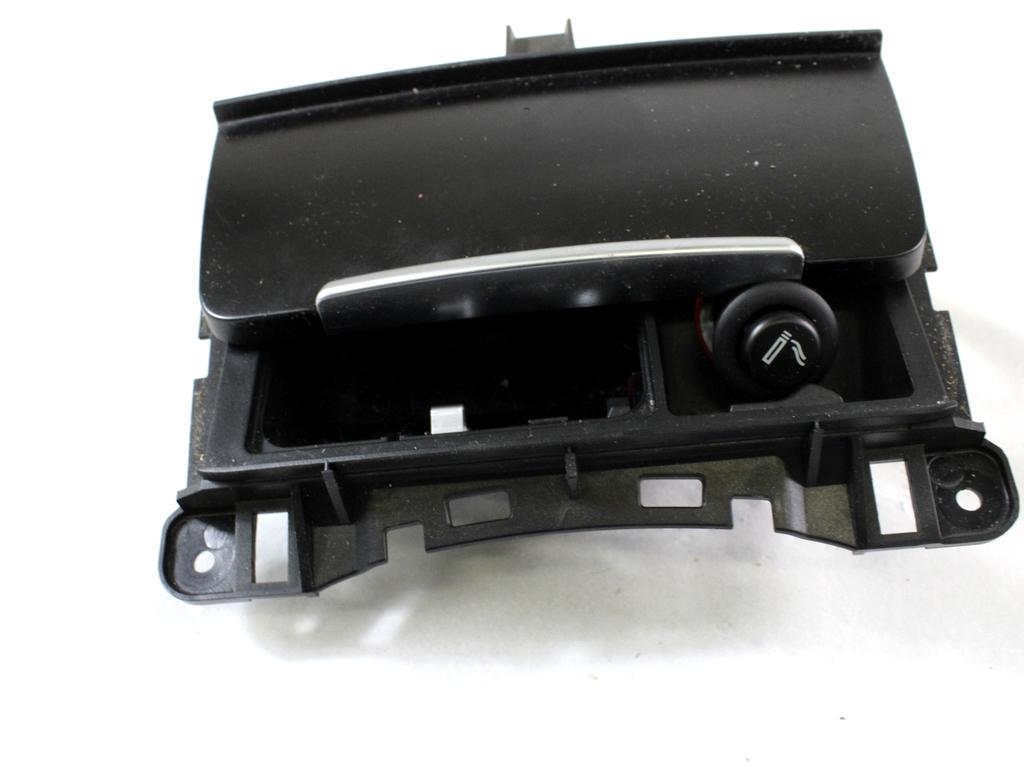 PEPELNIK / DRZALA ZA PIJACO OEM N. 8K0857951 ORIGINAL REZERVNI DEL AUDI A4 B8 8K2 BER/SW/CABRIO (2007 - 11/2015) DIESEL LETNIK 2009