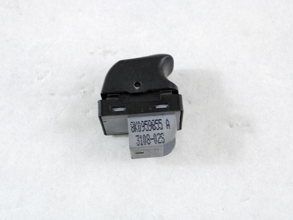 ZADNJE STIKALO OEM N. 8K0959855A ORIGINAL REZERVNI DEL AUDI A4 B8 8K2 BER/SW/CABRIO (2007 - 11/2015) DIESEL LETNIK 2009