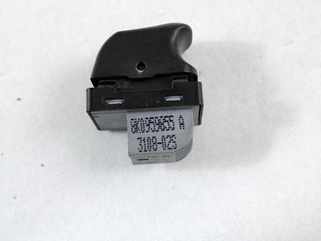 ZADNJE STIKALO OEM N. 8K0959855A ORIGINAL REZERVNI DEL AUDI A4 B8 8K2 BER/SW/CABRIO (2007 - 11/2015) DIESEL LETNIK 2009