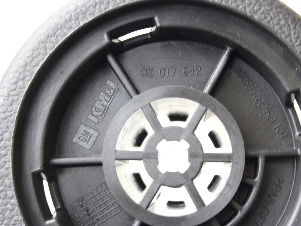 KONZOLE IN SINE SEDEZEV OEM N. 95017984 ORIGINAL REZERVNI DEL CHEVROLET AVEO MK2 T300 (2011 - 2015) DIESEL LETNIK 2012