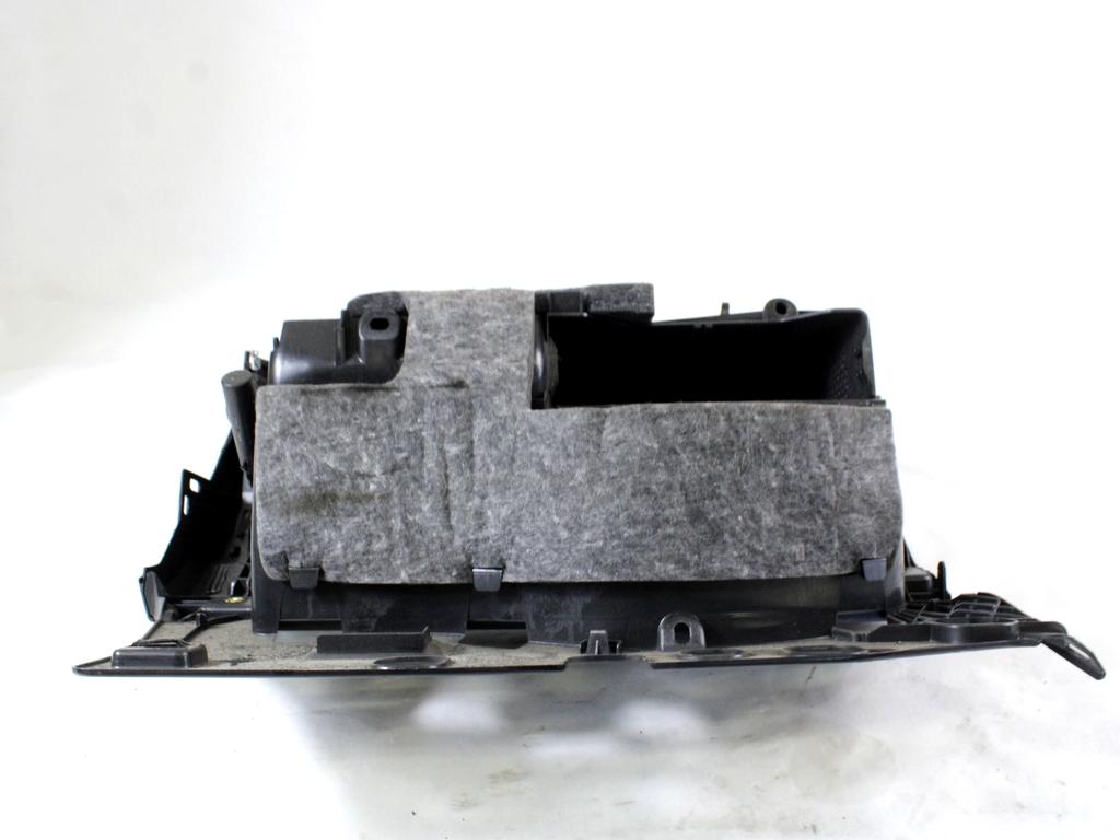 PREDAL ZA DOKUMENTE OEM N. 8K1857035A6PS ORIGINAL REZERVNI DEL AUDI A4 B8 8K2 BER/SW/CABRIO (2007 - 11/2015) DIESEL LETNIK 2009