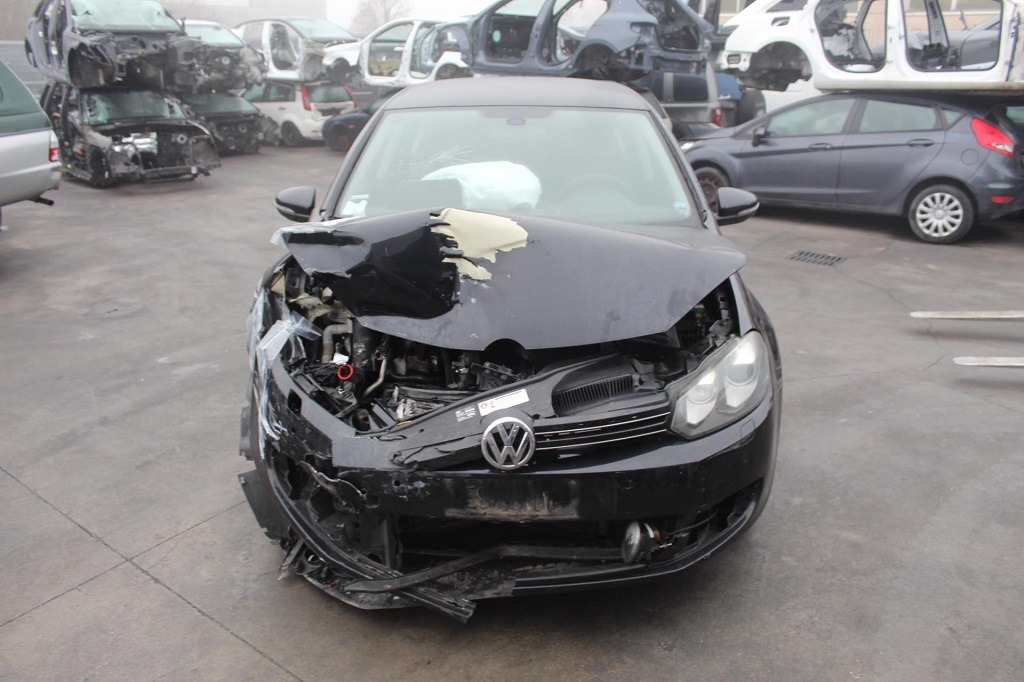 VOLKSWAGEN GOLF 6 1.6 D 77KW 5M 5P (2010) RICAMBI IN MAGAZZINO