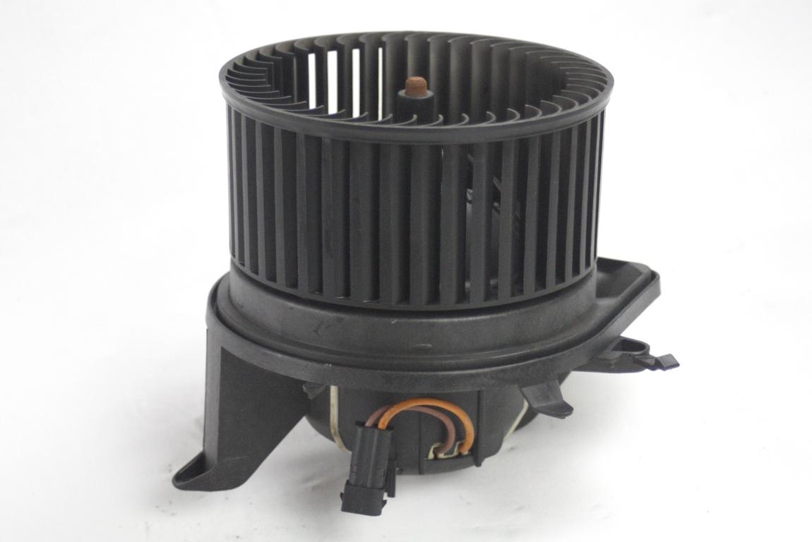 VENTILATOR  KABINE  OEM N. 64113422646 ORIGINAL REZERVNI DEL MINI ONE / COOPER BERLINA CABRIO R56 R57 (2007 - 2013) BENZINA LETNIK 2009