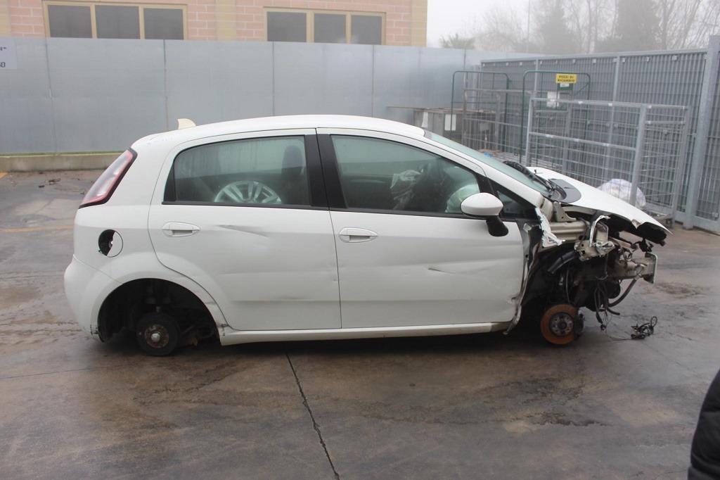 FIAT PUNTO 1.3 D 55KW 5M 5P (2015) RICAMBI IN MAGAZZINO