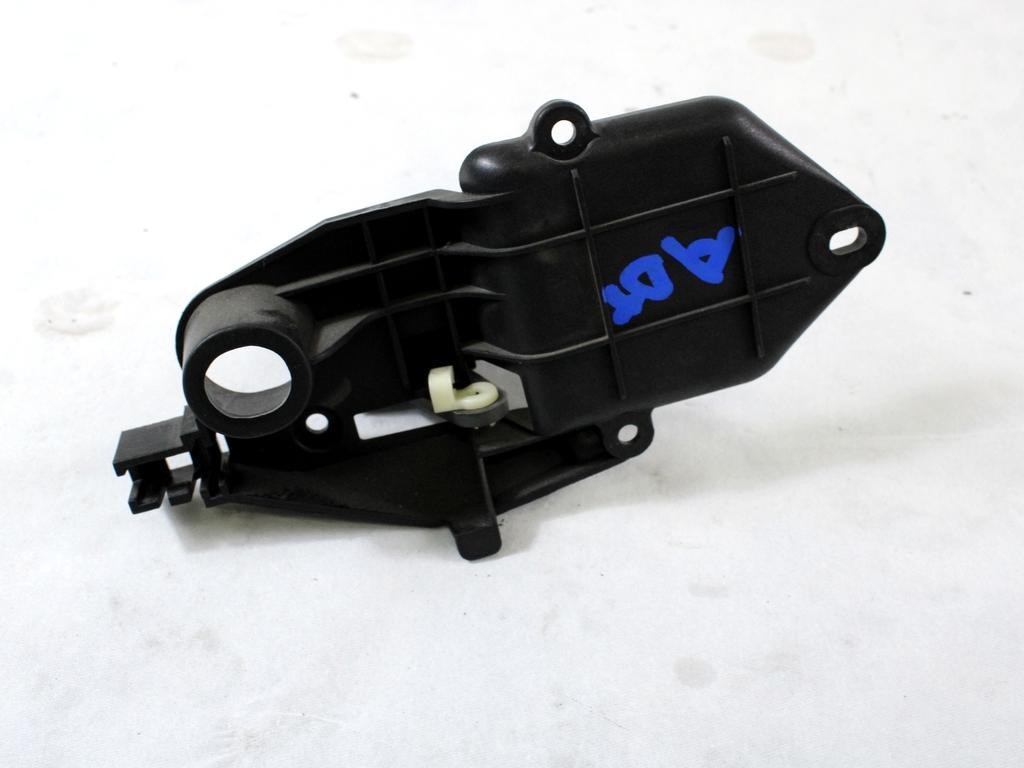 NOTRANJA KLJUKA  OEM N. 71732851 ORIGINAL REZERVNI DEL FIAT PANDA 169 R (2009 - 2011) BENZINA/METANO LETNIK 2009