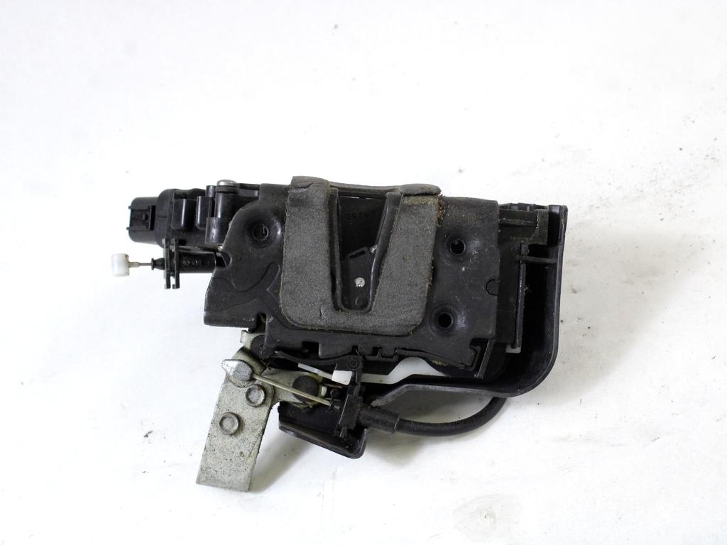 CENTRALNI ZAKLEP SPREDNJIH VRAT  OEM N. 8M2A-R21812-AA ORIGINAL REZERVNI DEL FORD S-MAX WA6 MK1 (2006 - 2010) DIESEL LETNIK 2008