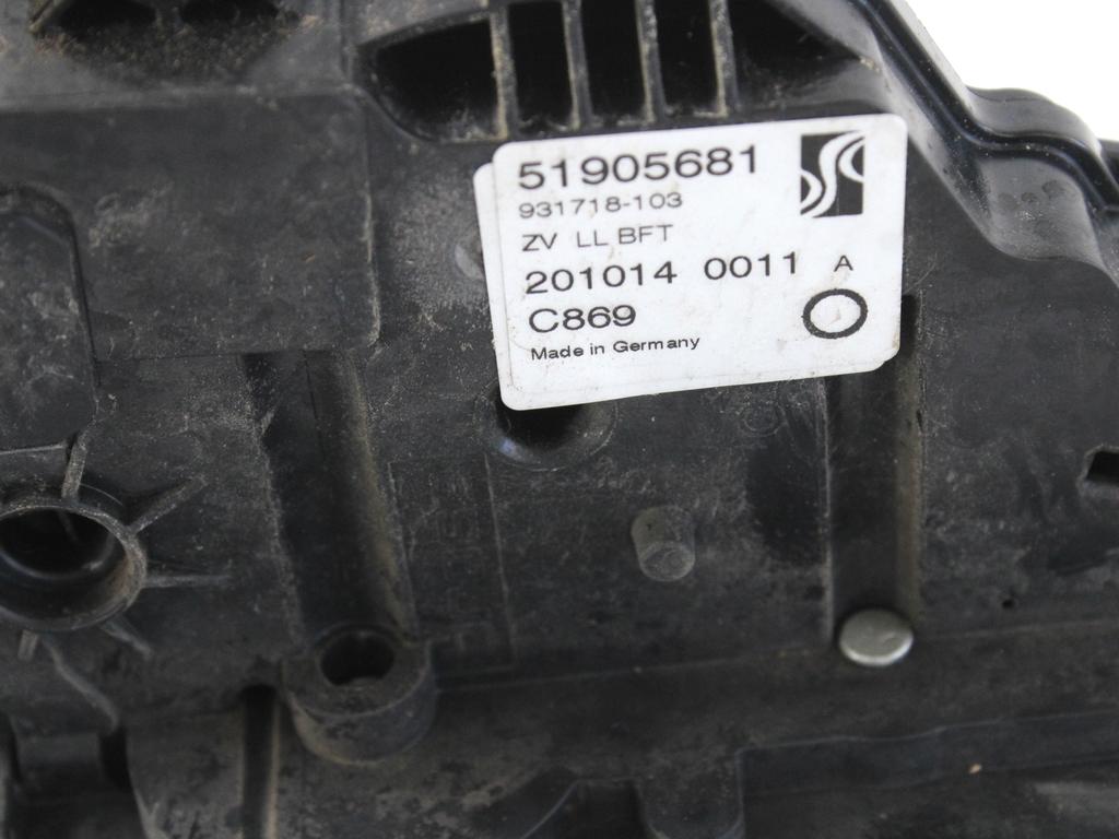 CENTRALNI ZAKLEP SPREDNJIH VRAT  OEM N. 51905681 ORIGINAL REZERVNI DEL FIAT PUNTO 199 MK3 (2011 - 2017)DIESEL LETNIK 2015