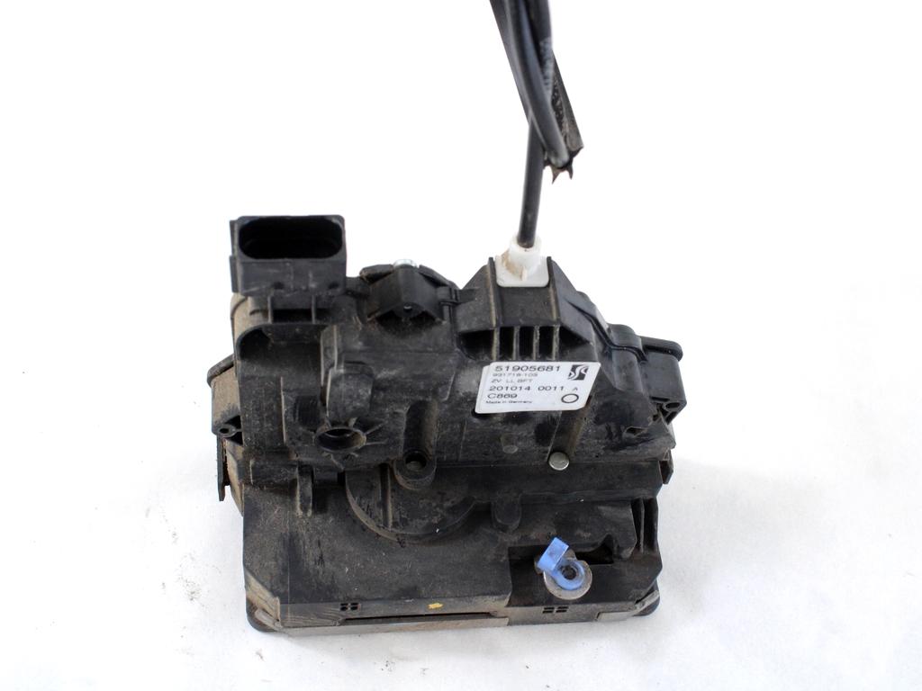 CENTRALNI ZAKLEP SPREDNJIH VRAT  OEM N. 51905681 ORIGINAL REZERVNI DEL FIAT PUNTO 199 MK3 (2011 - 2017)DIESEL LETNIK 2015